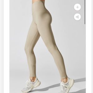 BEACH RIOT Ayla Legging, rib, tan, size medium. Only worn once! Great condition